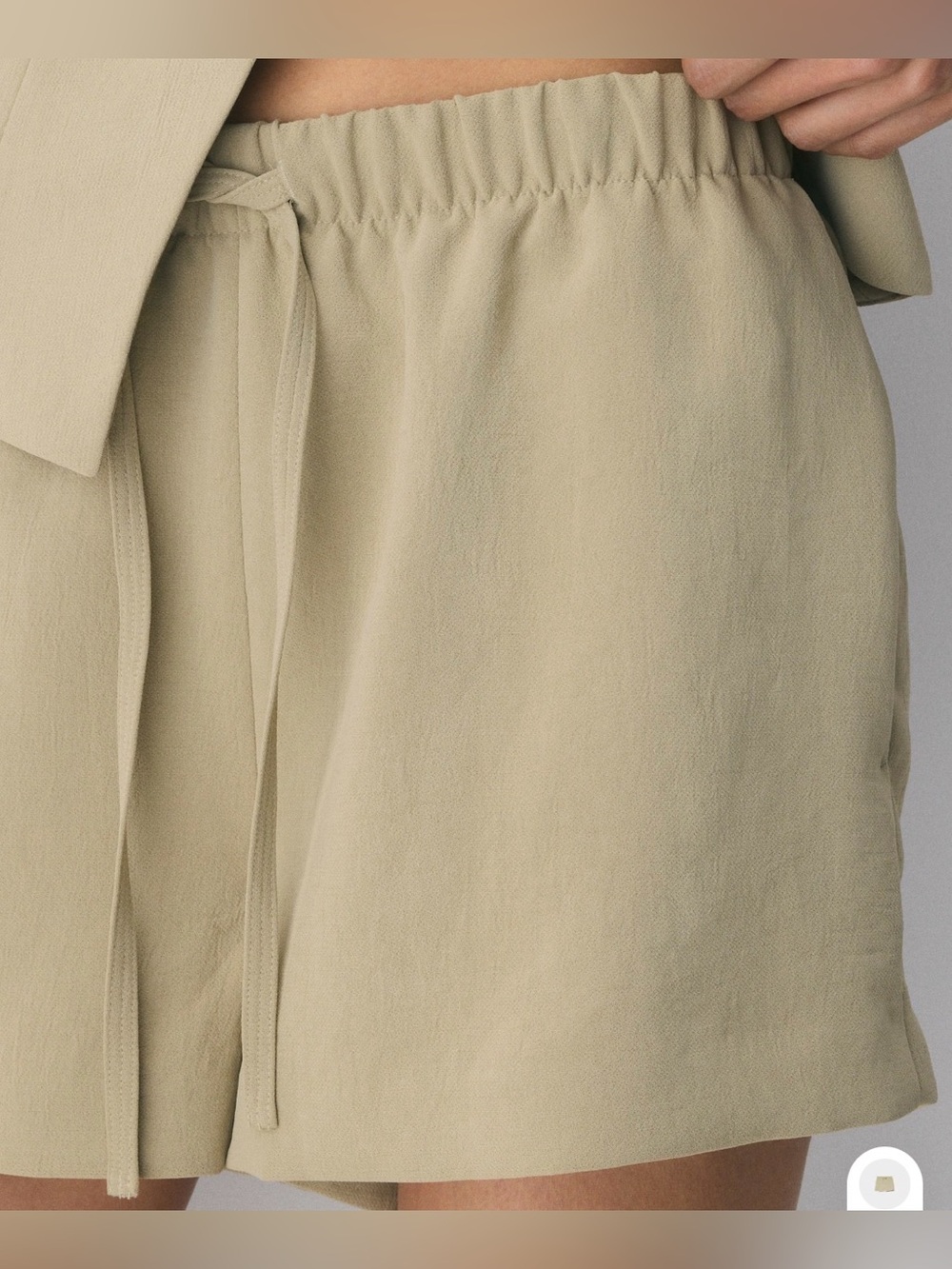 Aritzia Lodge Crepette Martini Olive Mini Short Sz Small NWOT - Picture 10 of 16